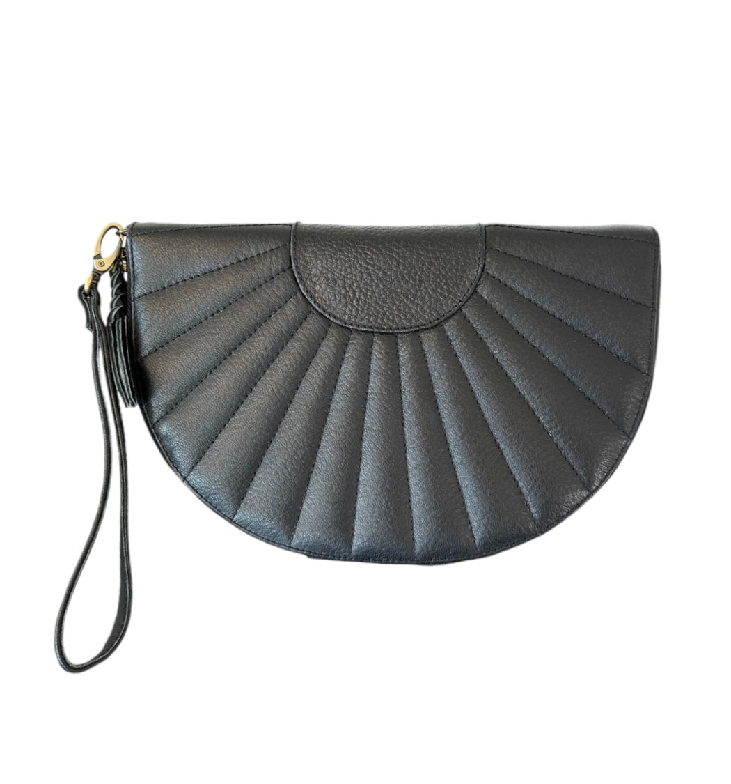 Hobo and Hatch Genuine Leather Soleil Clutch - Textured Noir (black)