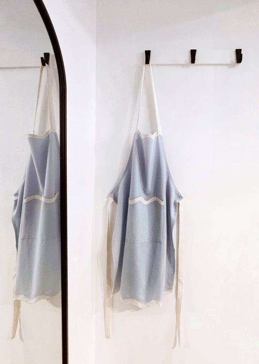 Scallop edge Apron