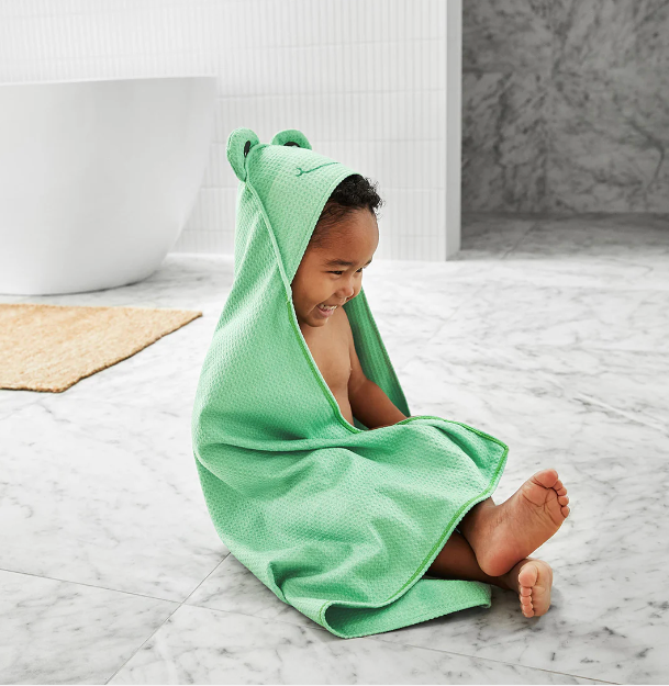 Dock & Bay 100% Recycled Towel - Froggy