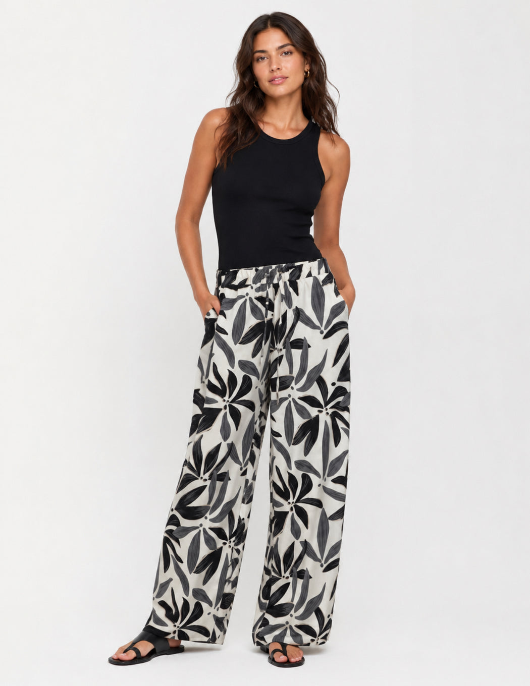 Straight leg Pants - Leaf print Black