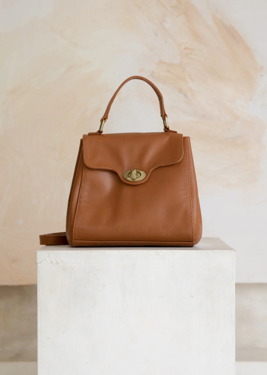 Hobo and Hatch Genuine Leather Verve Vintage Shoulder Bag - Chestnut Antique