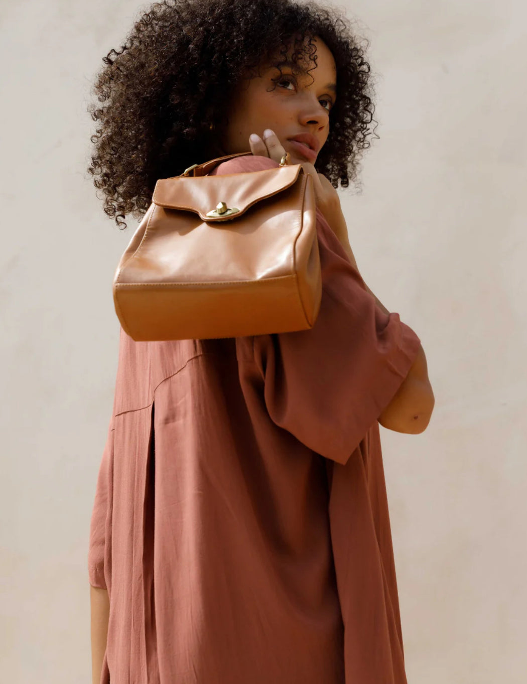 Hobo and Hatch Genuine Leather Verve Vintage Shoulder Bag - Chestnut Antique