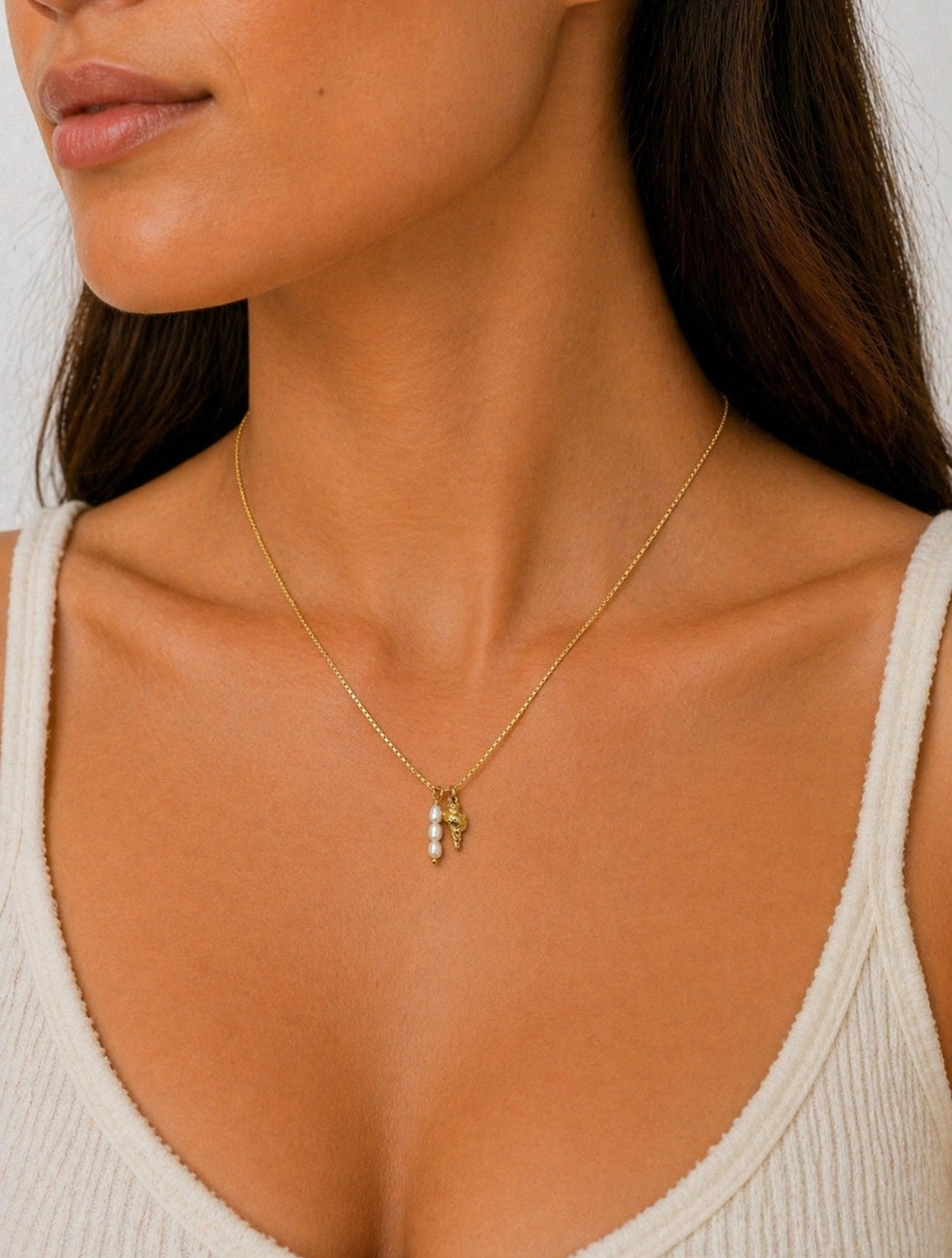 Denvi 18K Gold Plated Necklace - Pearl and Shelll