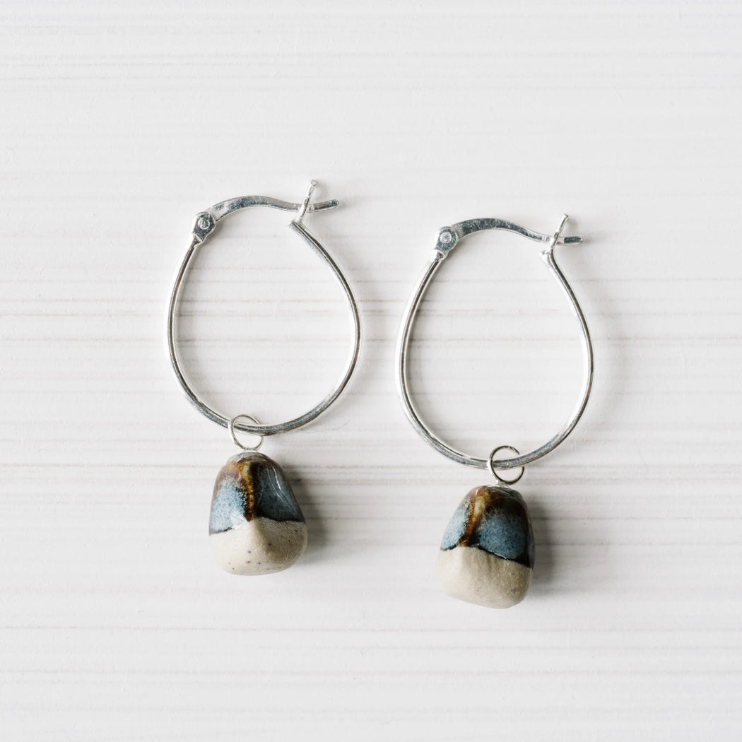 Woodfolk Natural Accessories - Ink rough stone Hoop earrings