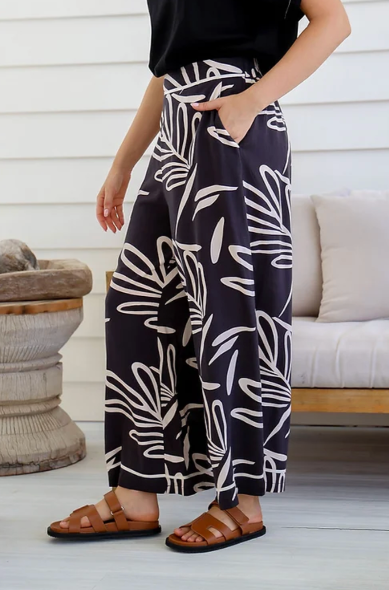 Jada Straight Leg Pants - Navy multi print