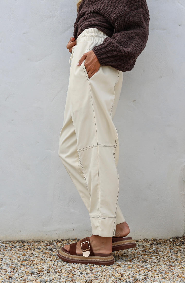 Barrel leg Weekend Pants