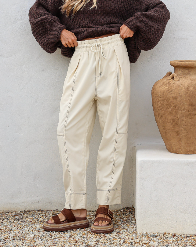 Barrel leg Weekend Pants