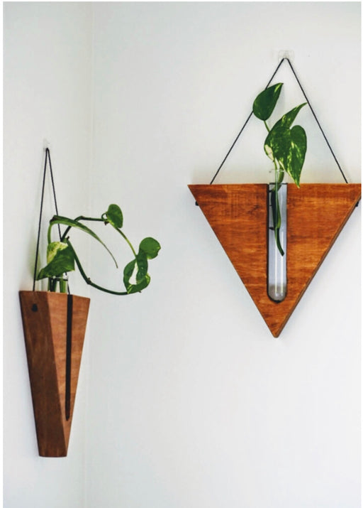 Timber wall hanger - Triangle, Reddish